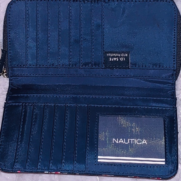 NWT Beautiful, Nautica Wallet  Make an Offer 😊 - Picture 6 of 13